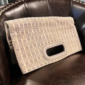 Manaola Grey Clutch